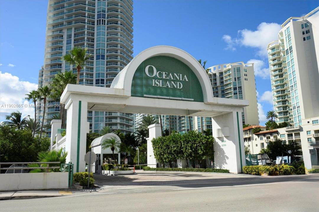 16500 COLLINS AV 2055, Sunny Isles Beach, Florida 33160, USA