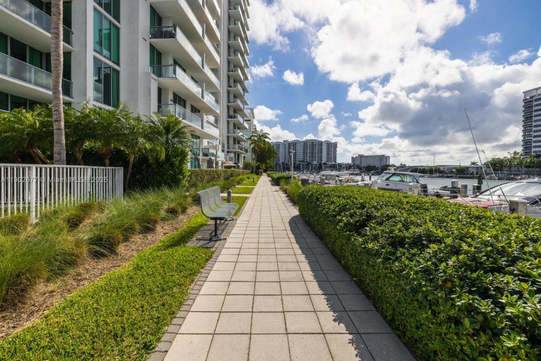 7928 East Dr 106, North Bay Village, Florida 33141