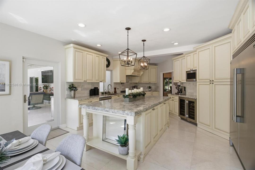 12160 SW 2nd St, Plantation, Florida 33325