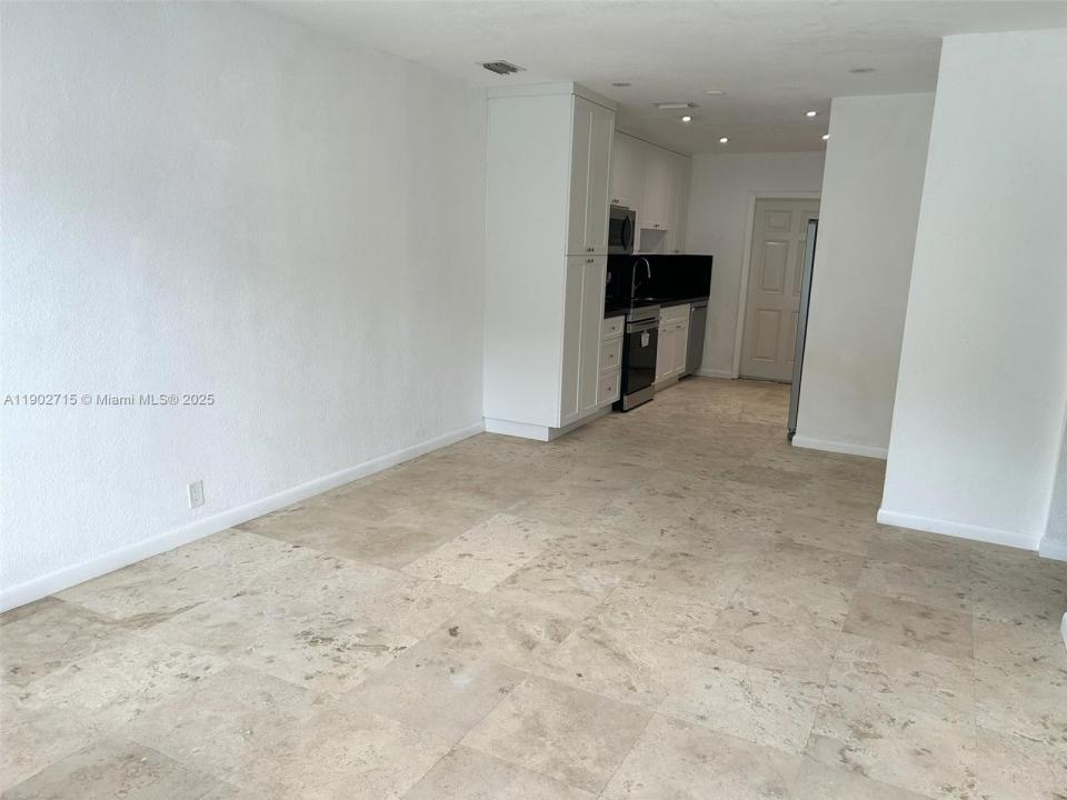 1584 NE 110th Ter 1584, Miami, Флорида 33161, Соединенные Штаты