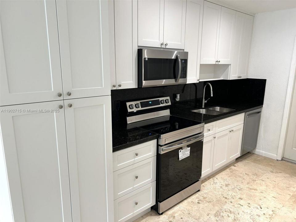 1584 NE 110th Ter 1584, Miami, Флорида 33161, Соединенные Штаты