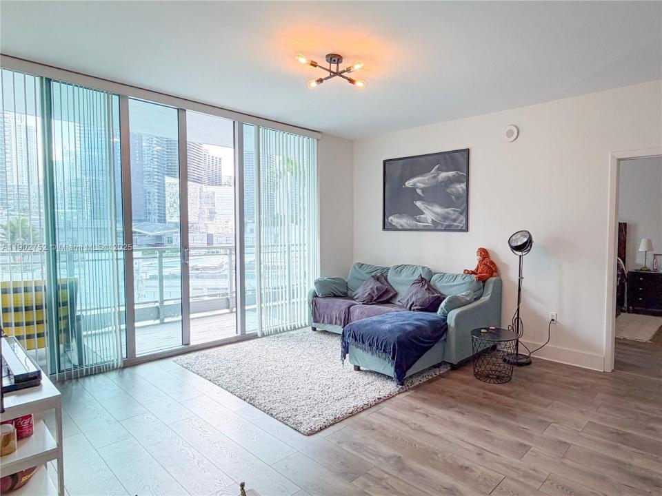 90 SW 3rd St 1116, Miami, פלורידה 33130, ארצות הברית של אמריקה