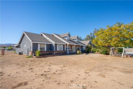 W Avenue, Palmdale, California 93551