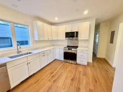 3 Freeborn Street 1, Newport, Rhode Island 02840