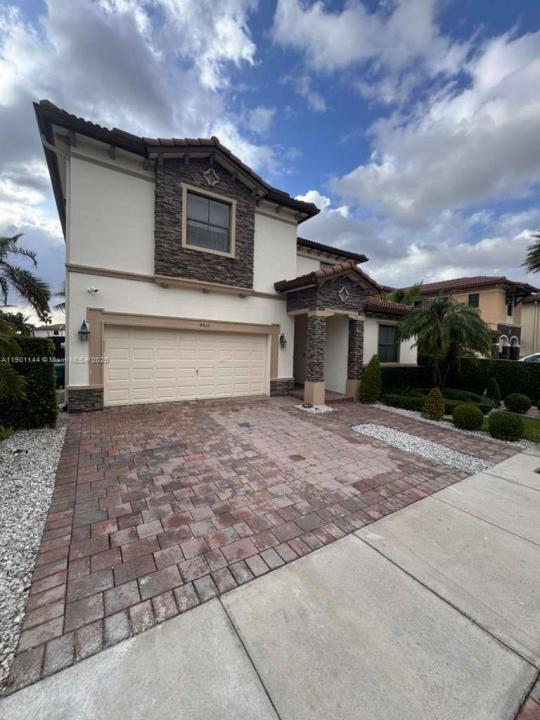 8850 NW 98th Ct, Doral, Florida 33178
