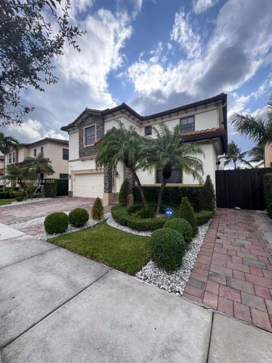 8850 NW 98th Ct, Doral, Florida 33178