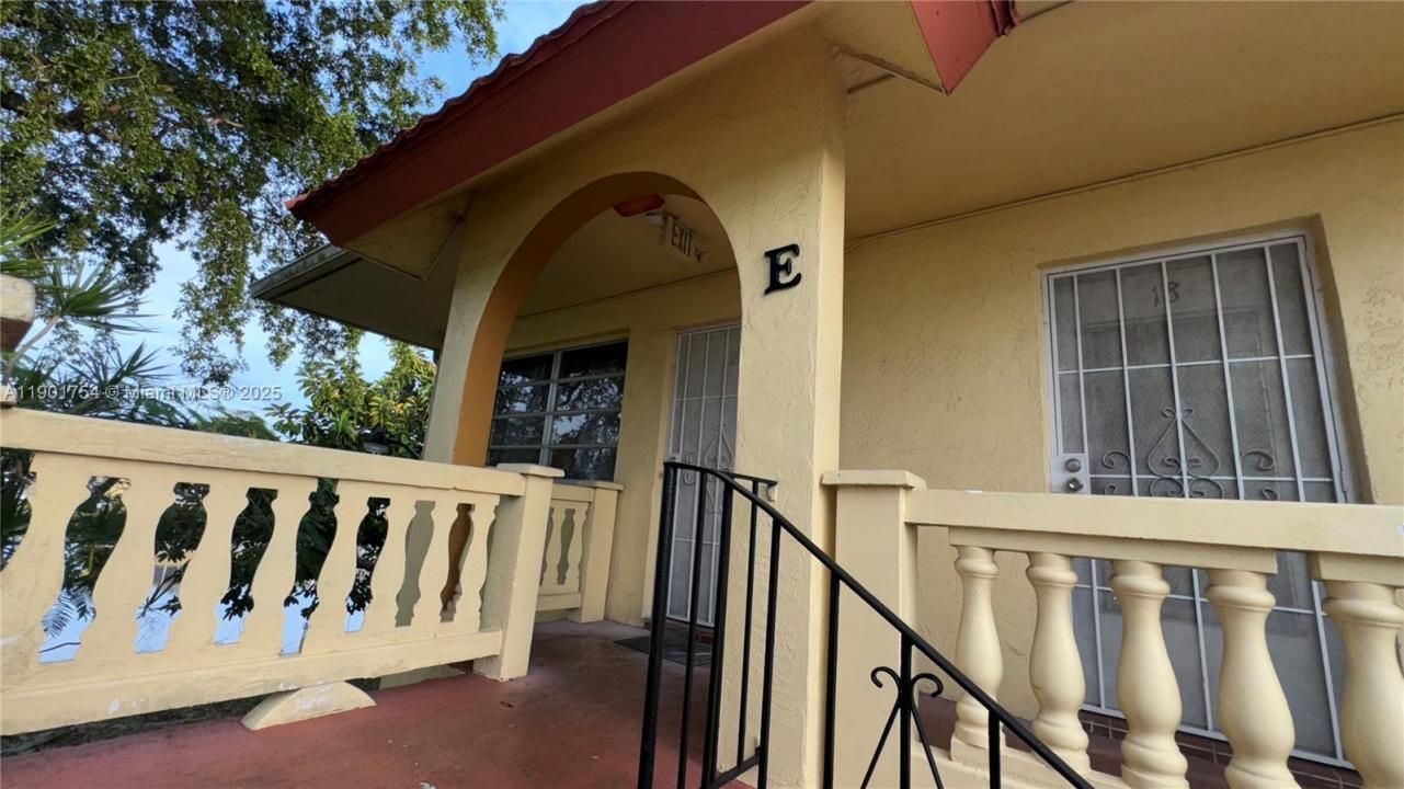 160 NE 203rd Ter E20, Miami Gardens, Florida 33179