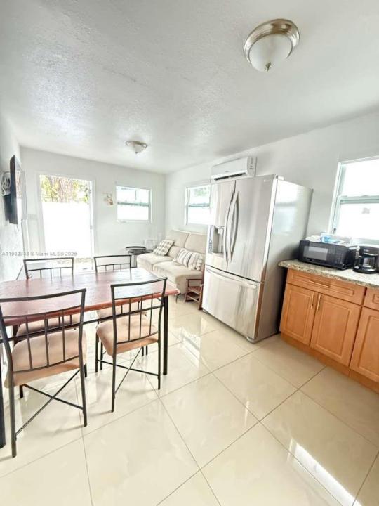 106 SE 4th Ave 2, Hialeah, 플로리다 33010, 미국