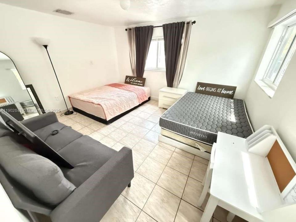 106 SE 4th Ave 2, Hialeah, 플로리다 33010, 미국