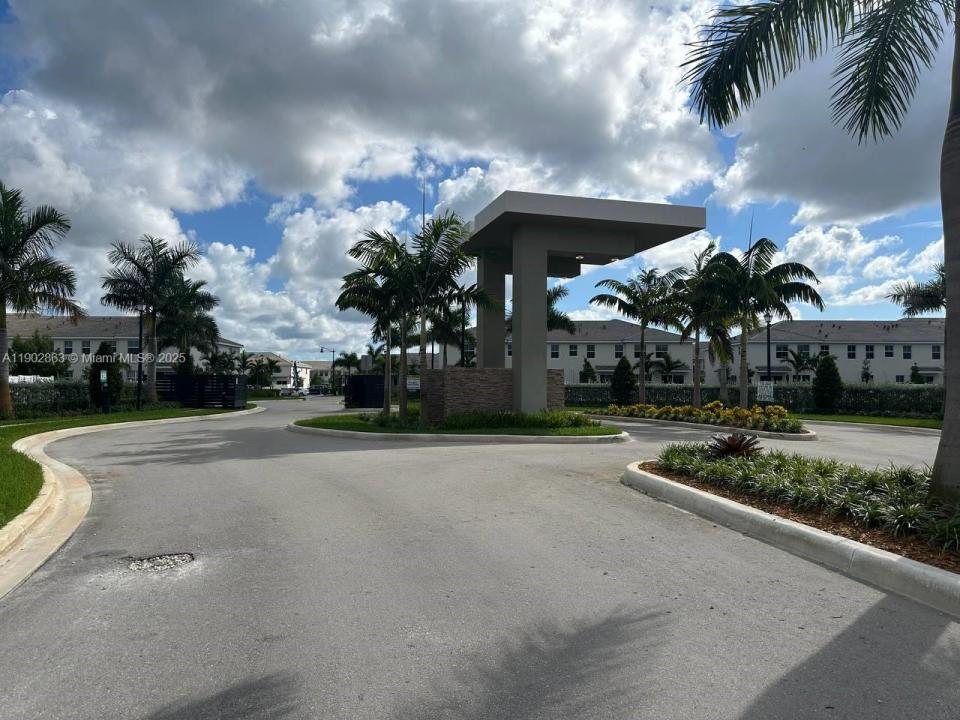 17183 SW 2nd Cir 17183, Pembroke Pines, Florida 33027, Stati Uniti