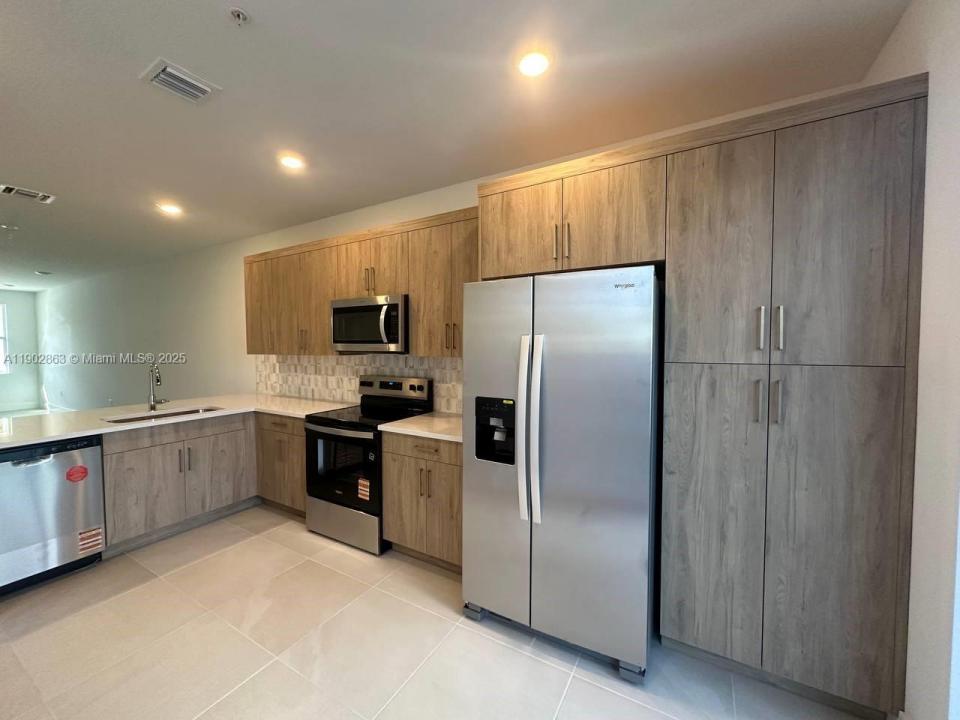 17183 SW 2nd Cir 17183, Pembroke Pines, Florida 33027, Stati Uniti