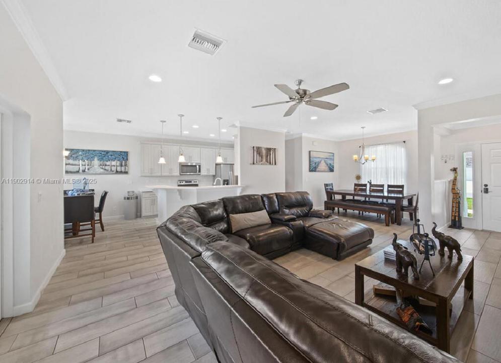 6709 NW Dorothy St, Port St. Lucie, Floryda 34983, USA