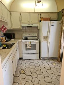 5121 W Oakland Park Blvd 211, Lauderdale Lakes, Florida 33313, USA