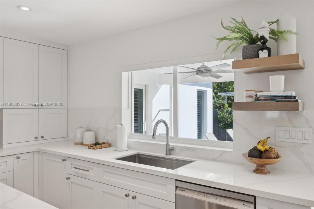 2105 SW 98th Ave, Miami, Florida 33165, Stati Uniti