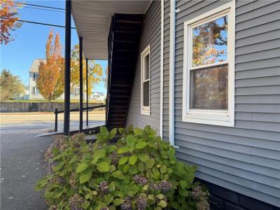 692 East Avenue, Warwick, Rhode Island 02886