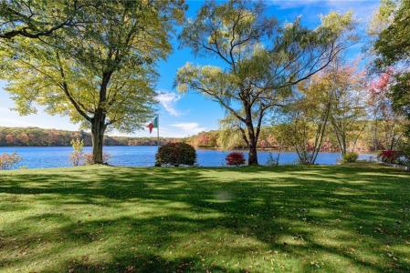 14 Woodlake Drive, Johnston, Rhode Island 02919, Estados Unidos