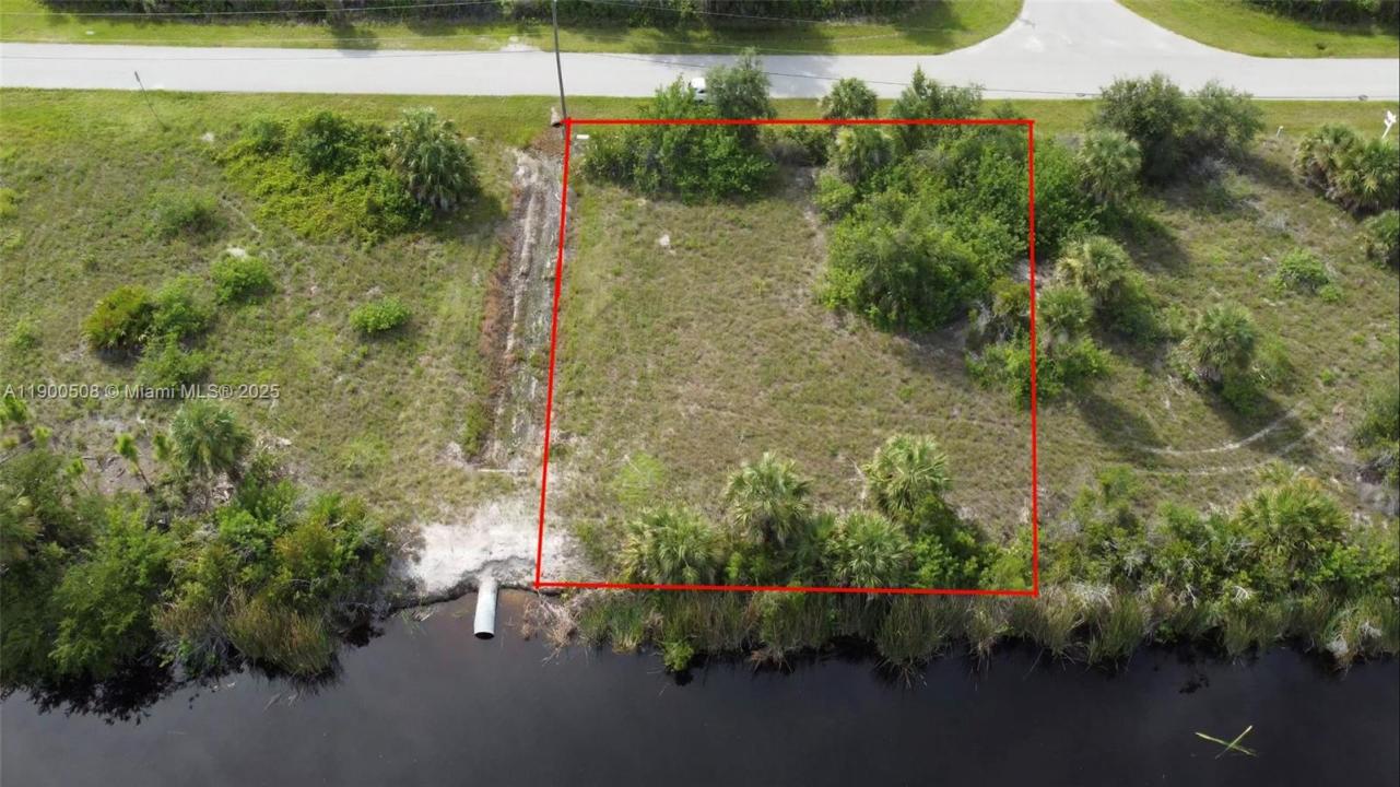 8584 Santa Cruz Dr, Port Charlotte, Florida 33981