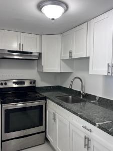 7820 NE Bayshore Ct 206, Miami, Florida 33138, USA