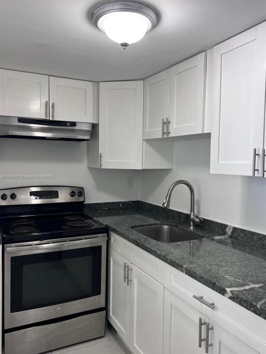 7820 NE Bayshore Ct 206, Miami, Flórida 33138, Estados Unidos