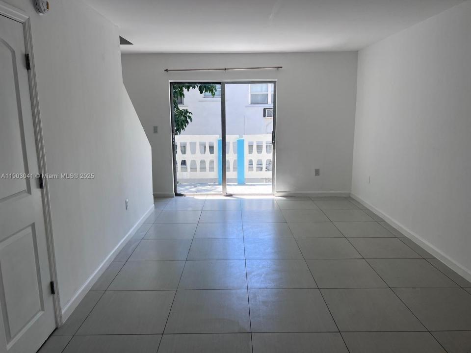 7820 NE Bayshore Ct 206, Miami, Flórida 33138, Estados Unidos