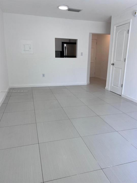 7820 NE Bayshore Ct 206, Miami, Flórida 33138, Estados Unidos