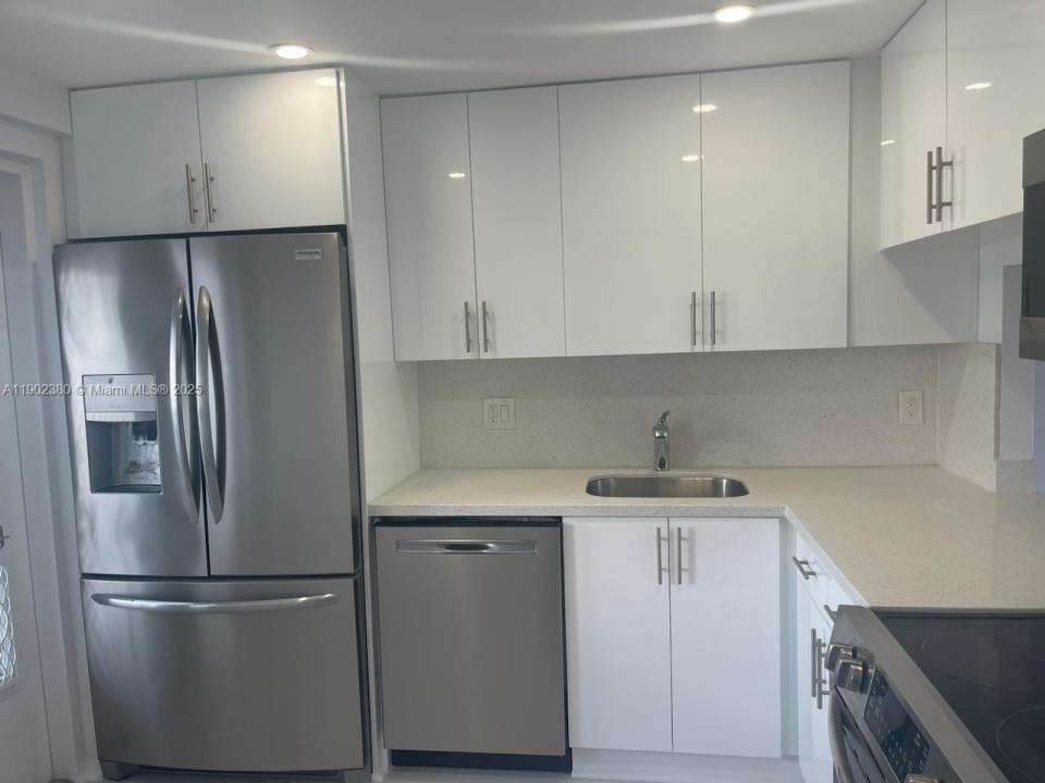 3181 S Ocean Dr 306, Hallandale Beach, フロリダ 33009, アメリカ合衆国