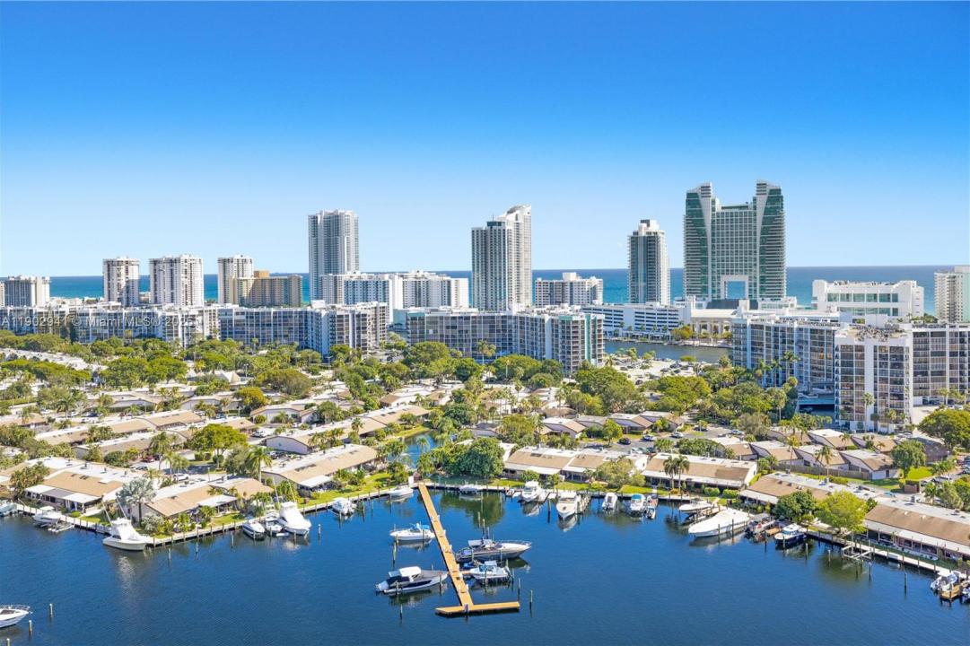 300 Three Islands Blvd PH2A, Hallandale Beach, Florida 33009