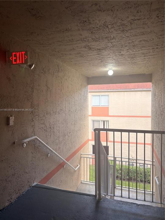 18850 NW 57th Ave 306, Hialeah, Flórida 33015, Estados Unidos