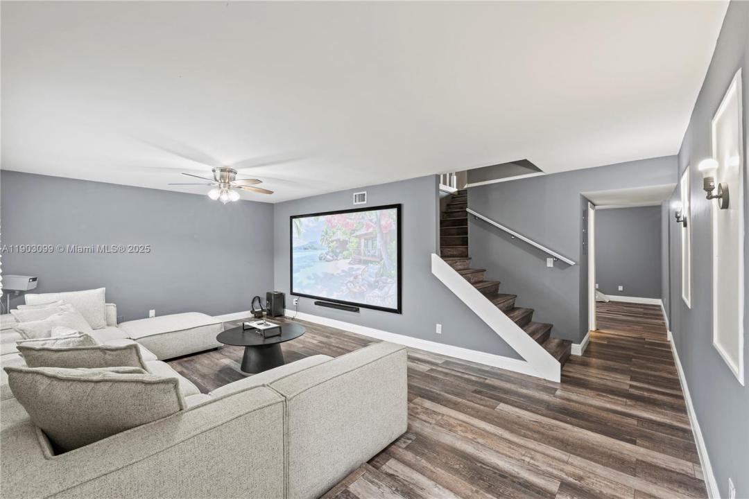 33 Madrid Ln 4-9, Davie, Floride 33324, États-Unis