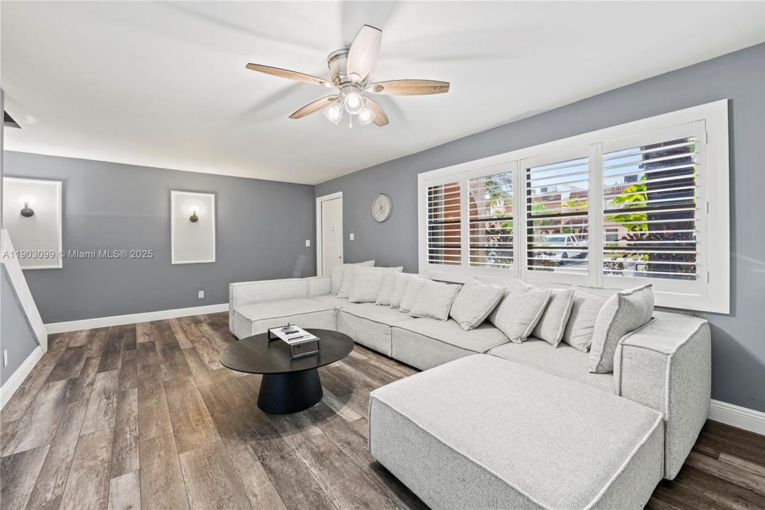 33 Madrid Ln 4-9, Davie, Floride 33324, États-Unis