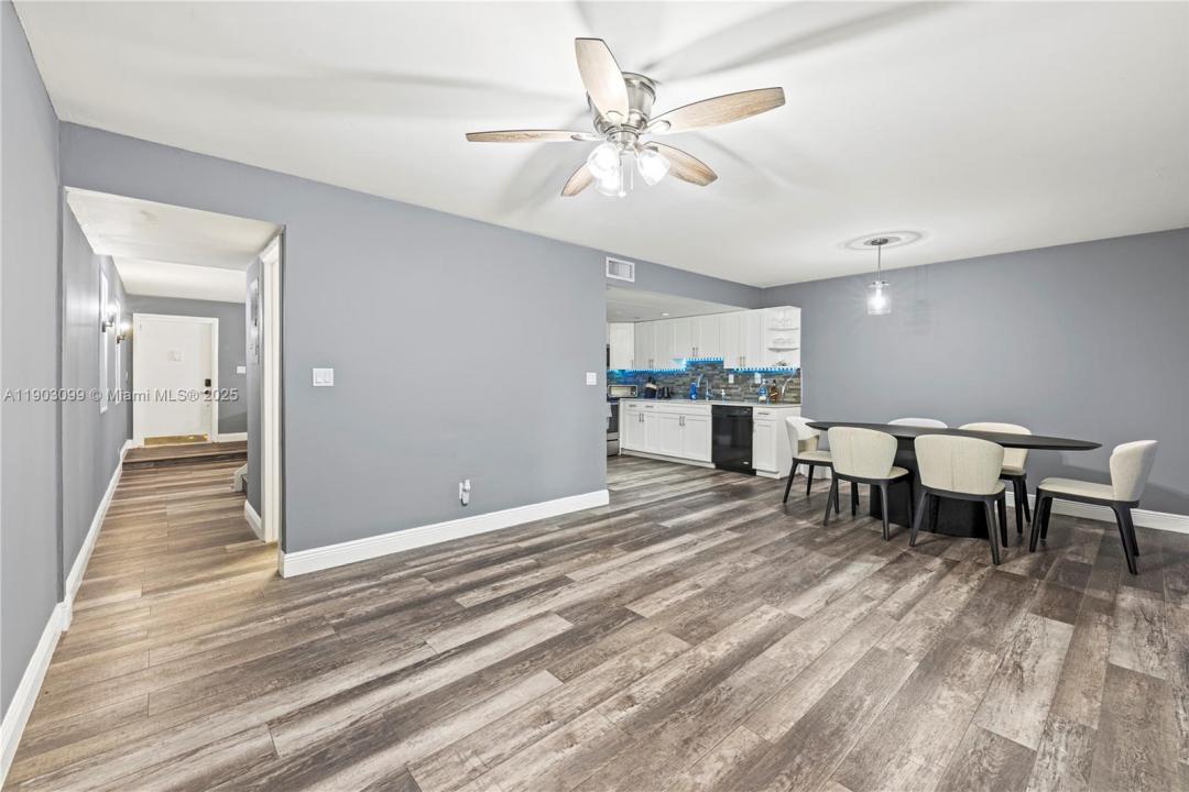 33 Madrid Ln 4-9, Davie, Floride 33324, États-Unis