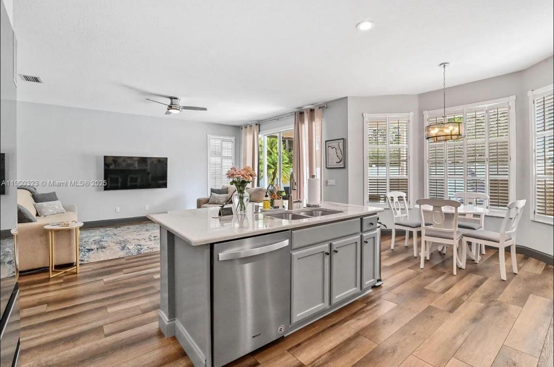 5337 Grand Banks Blvd, Green Acres, Florida 33463