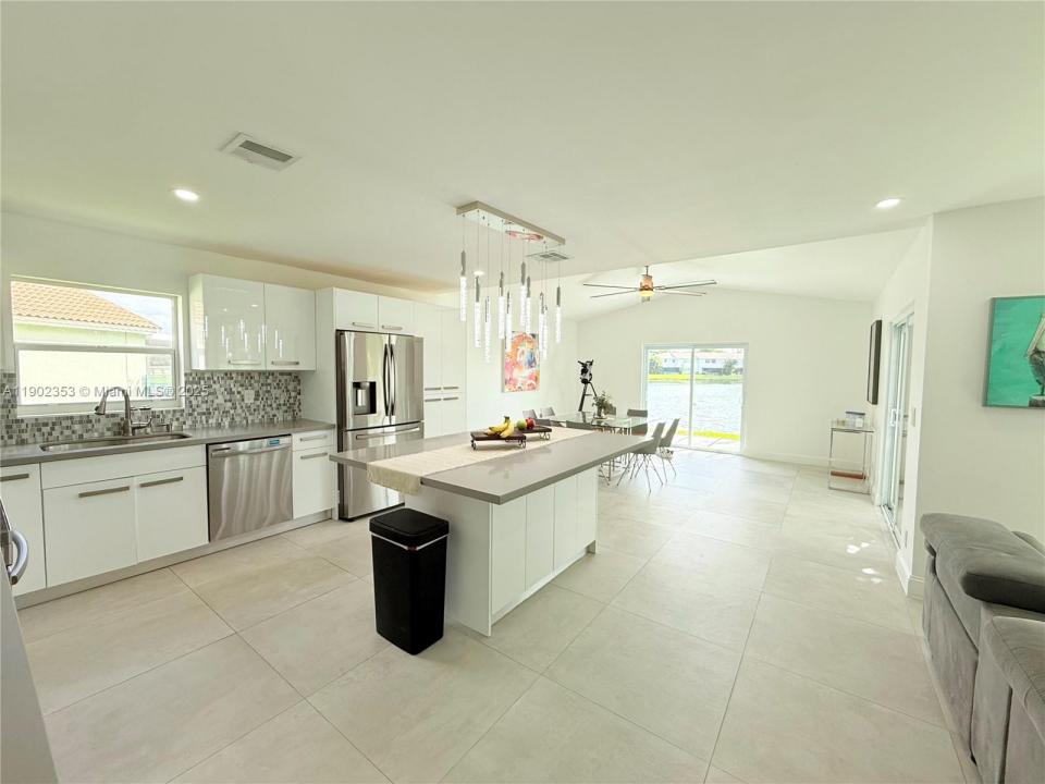 10626 NW 7th St 10626, Pembroke Pines, フロリダ 33026, アメリカ合衆国