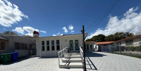 1030 SW 10th Ave, Miami, Florida 33130, USA