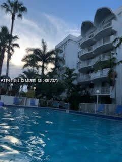 488 NW 165th St Rd B-112, Miami, 佛羅里達州 33169, 美國