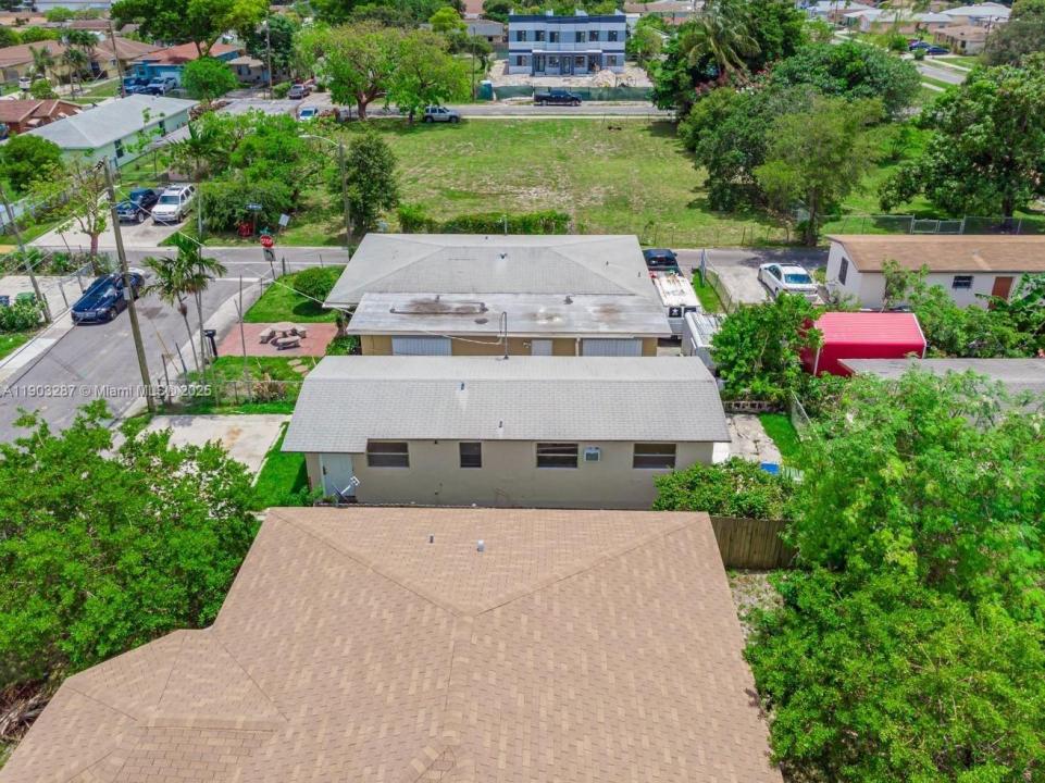 805 NW 3rd Ter 1, Hallandale Beach, Florida 33009, Stati Uniti