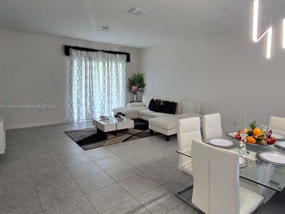 5539 Maddie Dr, Davenport, Floryda 33837, USA