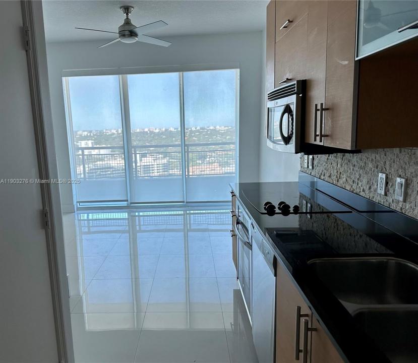 60 SW 13th St 2213, Miami, 佛羅里達州 33130, 美國