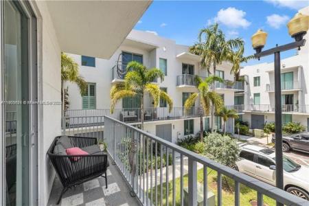 2142 Van Buren St 501, Hollywood, Florida 33020, USA