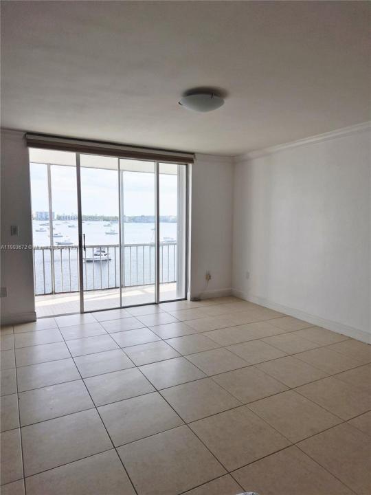 2910 Point East Dr M610, Aventura, Floride 33160, États-Unis