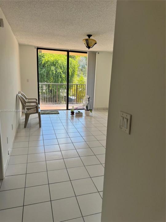 14401 N Kendall Dr 303N, Miami, Florida 33186, HOA KỲ