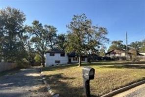 201 Meadowbrook Drive, Overton, Texas 75684