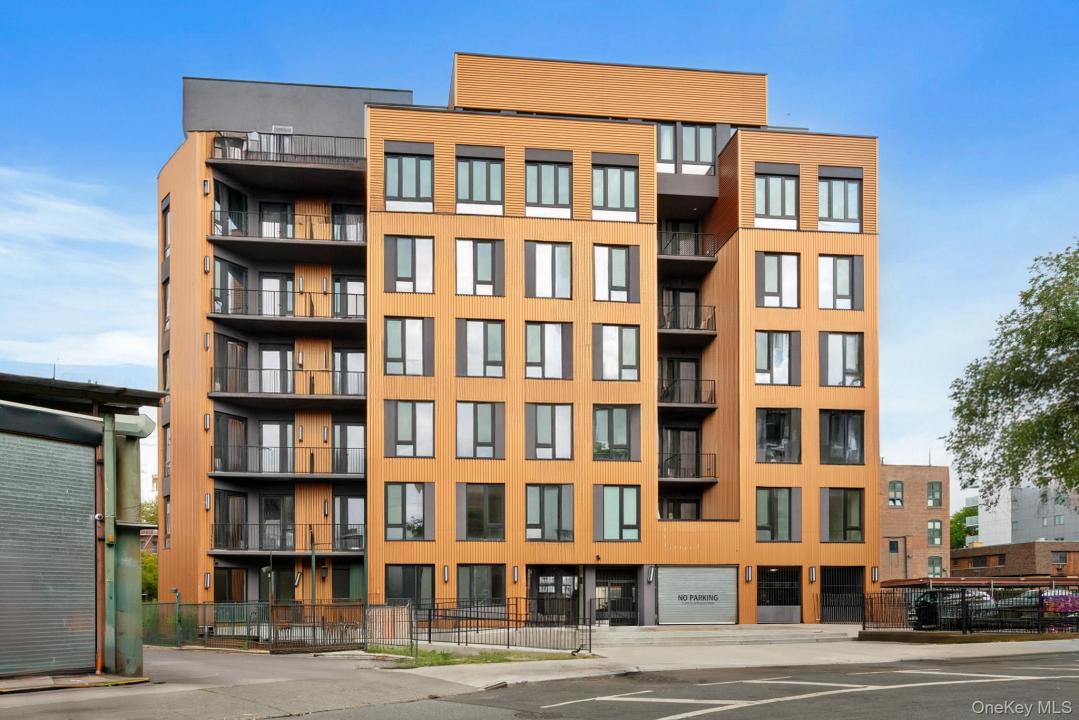 13825 Barclay Ave, New York, New York 11354, Amerika Birleşik Devletleri