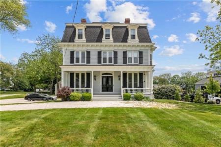 2951 East Main Road 6, Portsmouth, RI 02871, USA