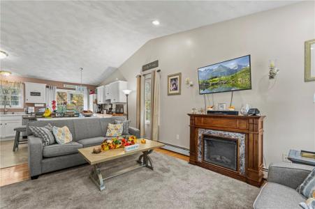 74 Plum Road, East Providence, Rhode Island 02915, USA