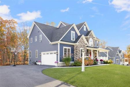 10 Scarlett Way, Cranston, Rhode Island 02921