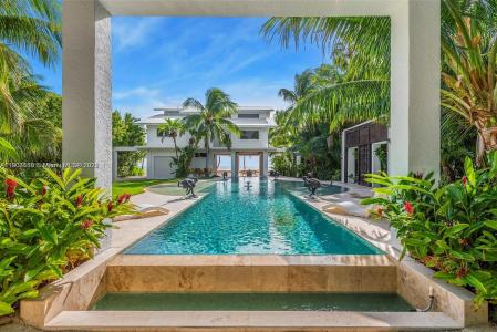 60 Ocean Front Dr, Key Largo, Florida 33037