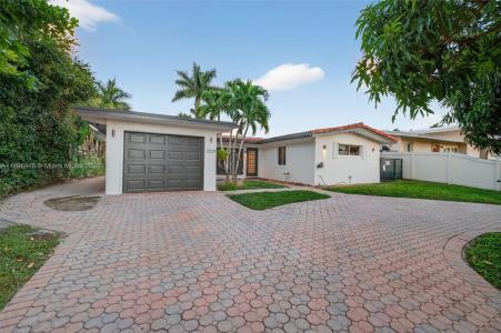 2524 Marathon Ln, Fort Lauderdale, Florida 33312, USA