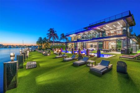 733 Middle River Dr, Fort Lauderdale, Florida 33304