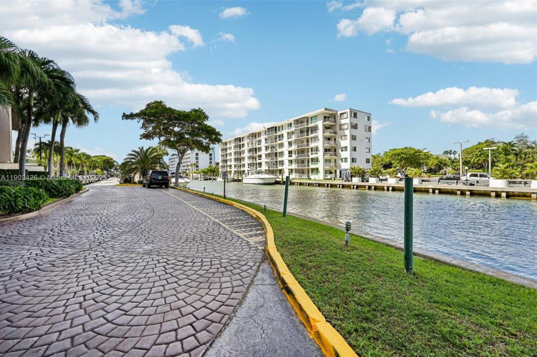 1800 NE 114th St 1004, Miami, Flórida 33181, Estados Unidos